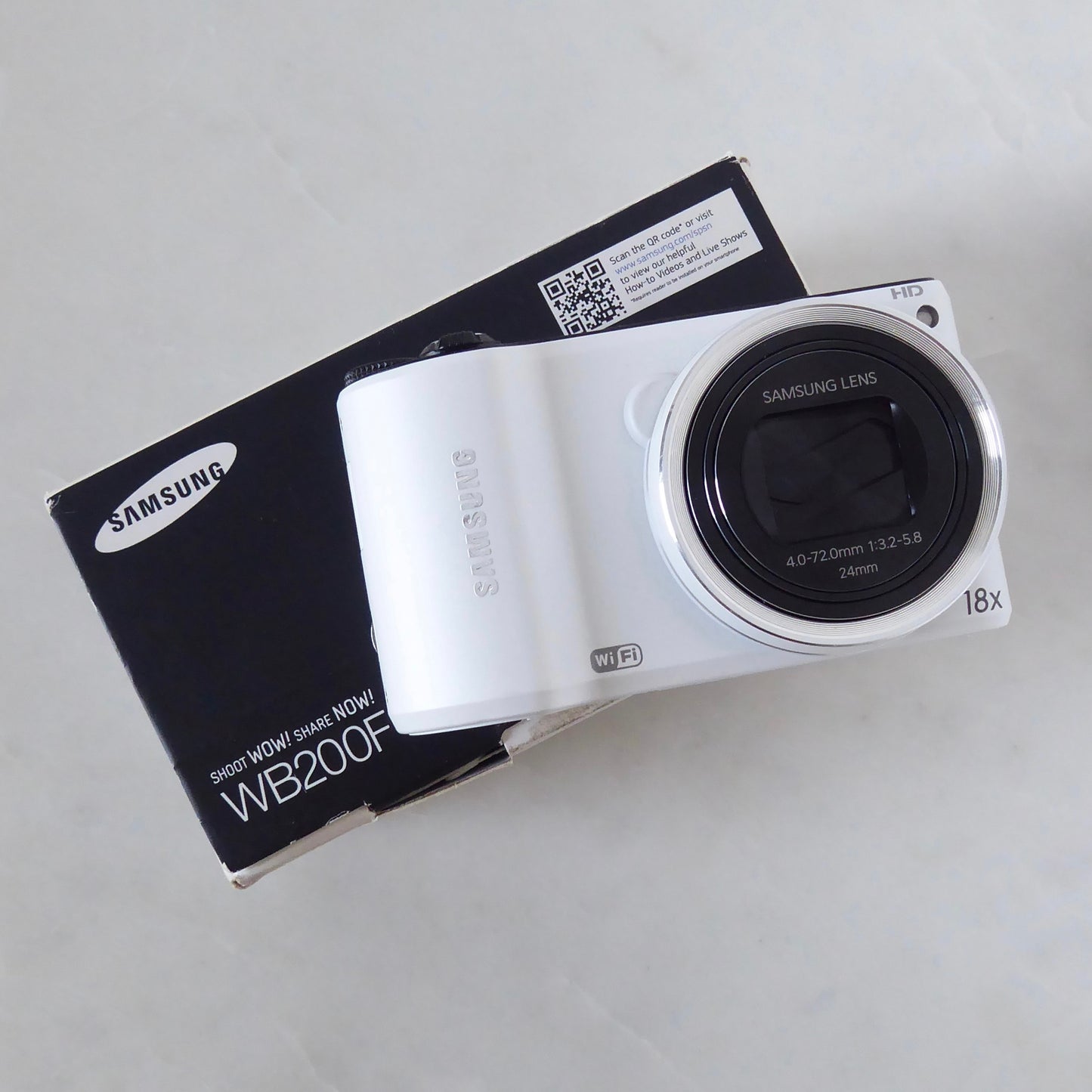Samsung WB200f Digital Camera