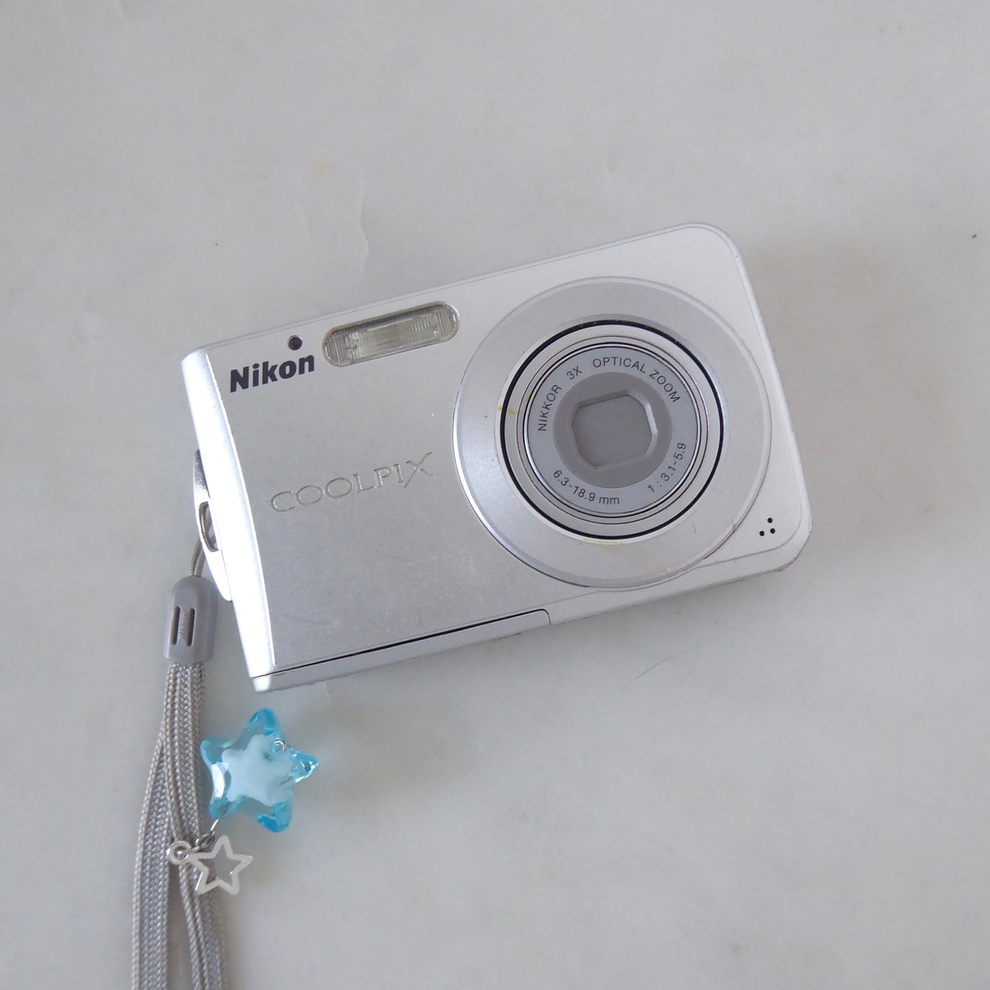 Nikon Coolpix S202 Digital Camera