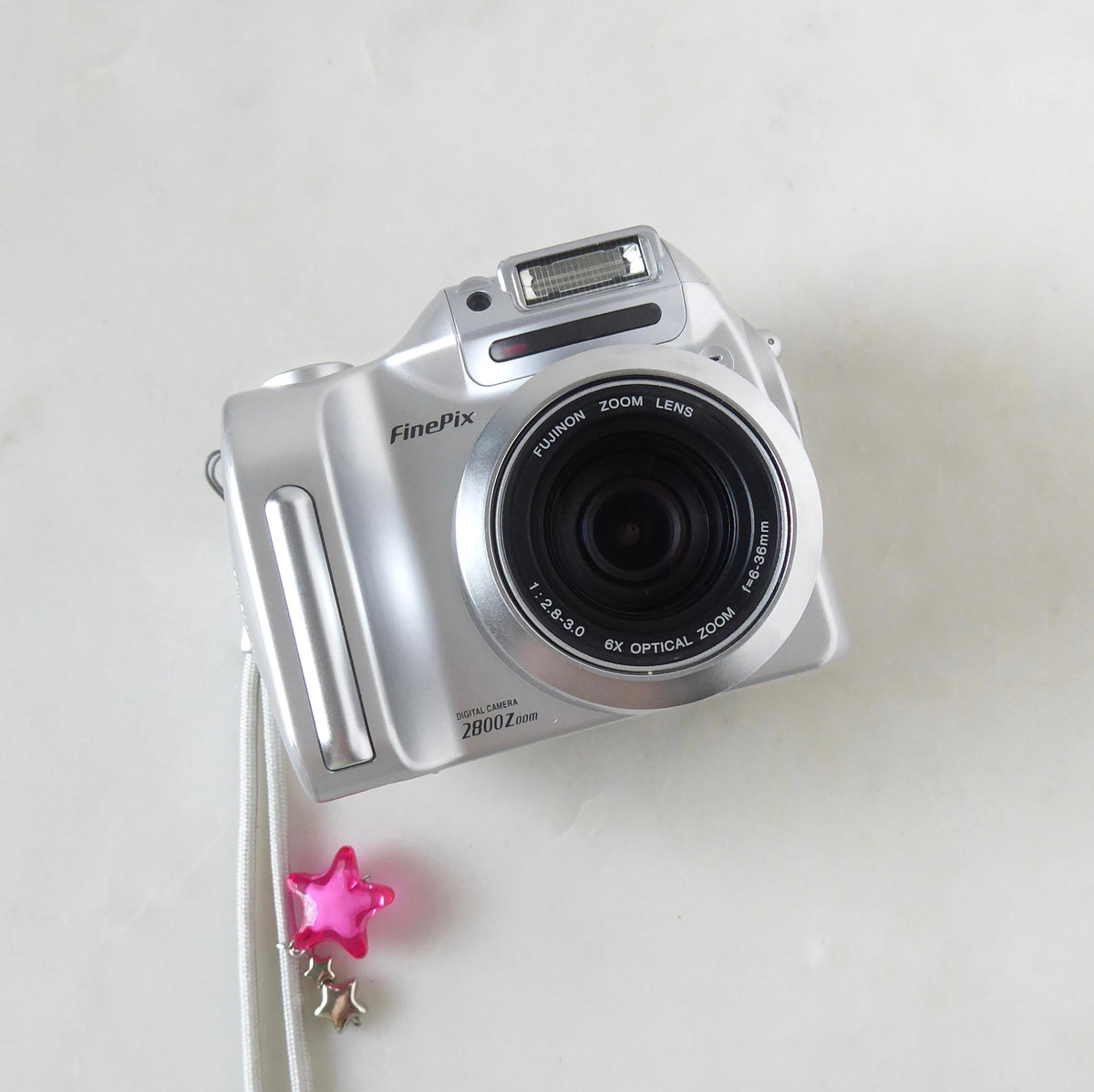 Fujifilm FinePix S2800 Digital Camera