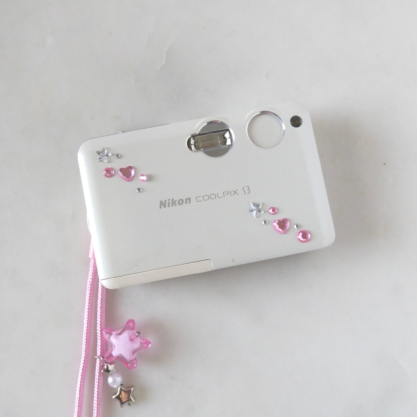 Nikon Coolpix S3 Digital Camera
