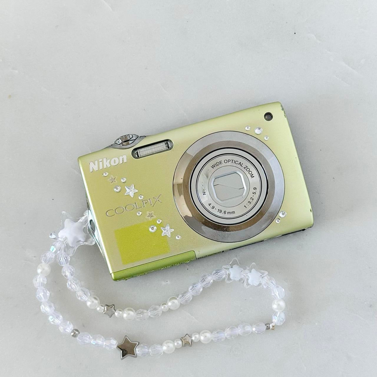 Nikon Coolpix S3000 Digital Camera