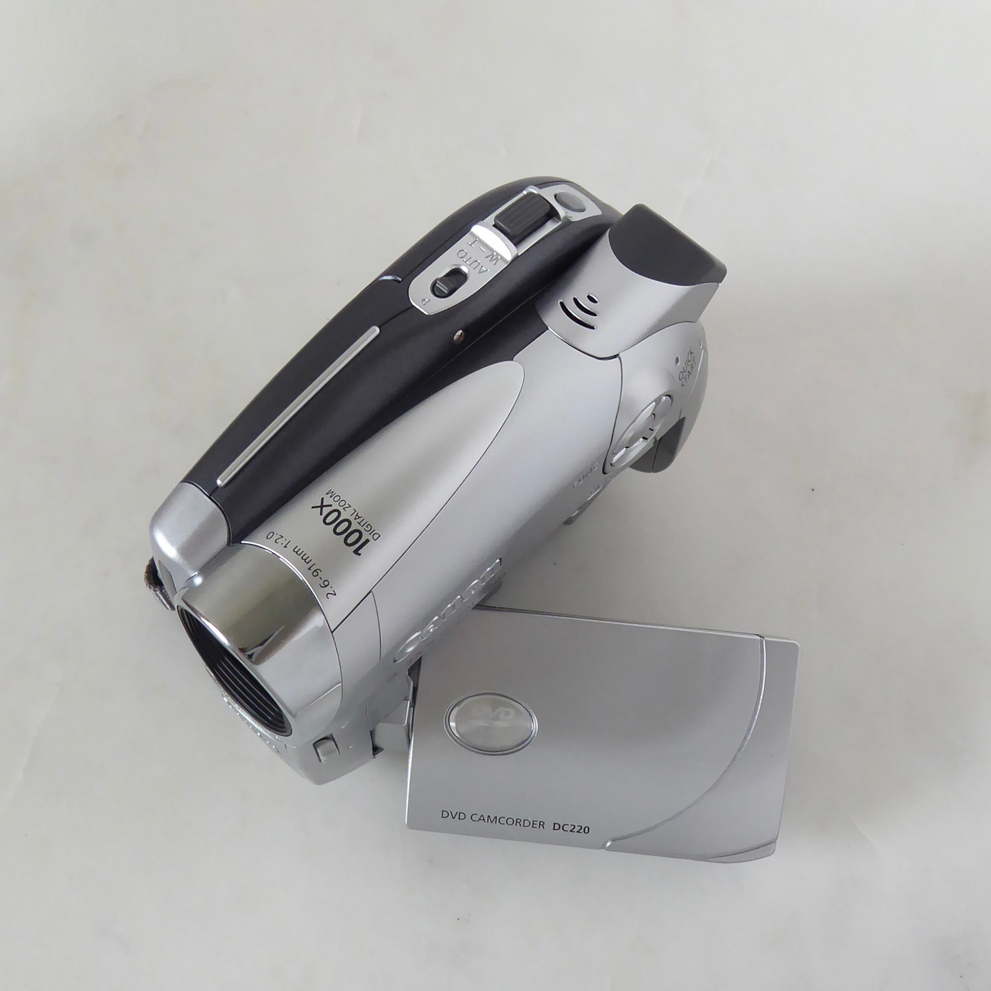 Canon DC220 DVD Video Camcorder