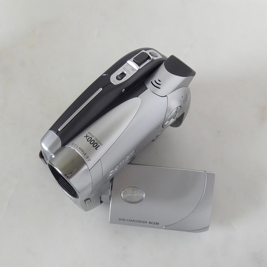 Canon DC220 DVD Video Camcorder