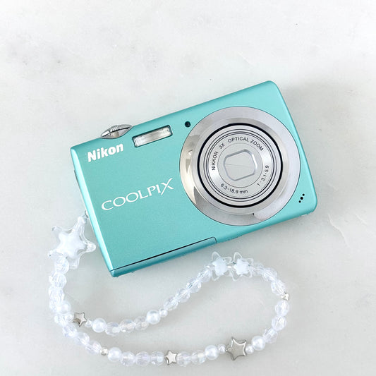 Nikon Coolpix S220 Digital Camera