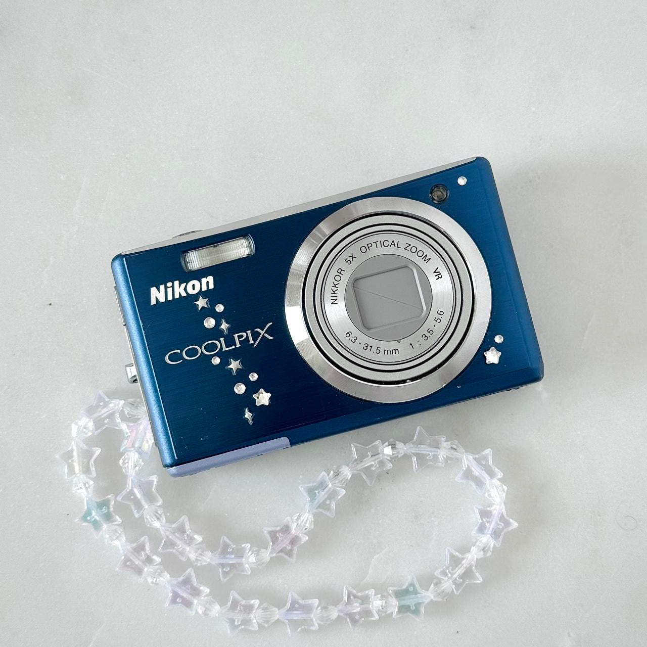 Nikon Coolpix S560 Digital Camera