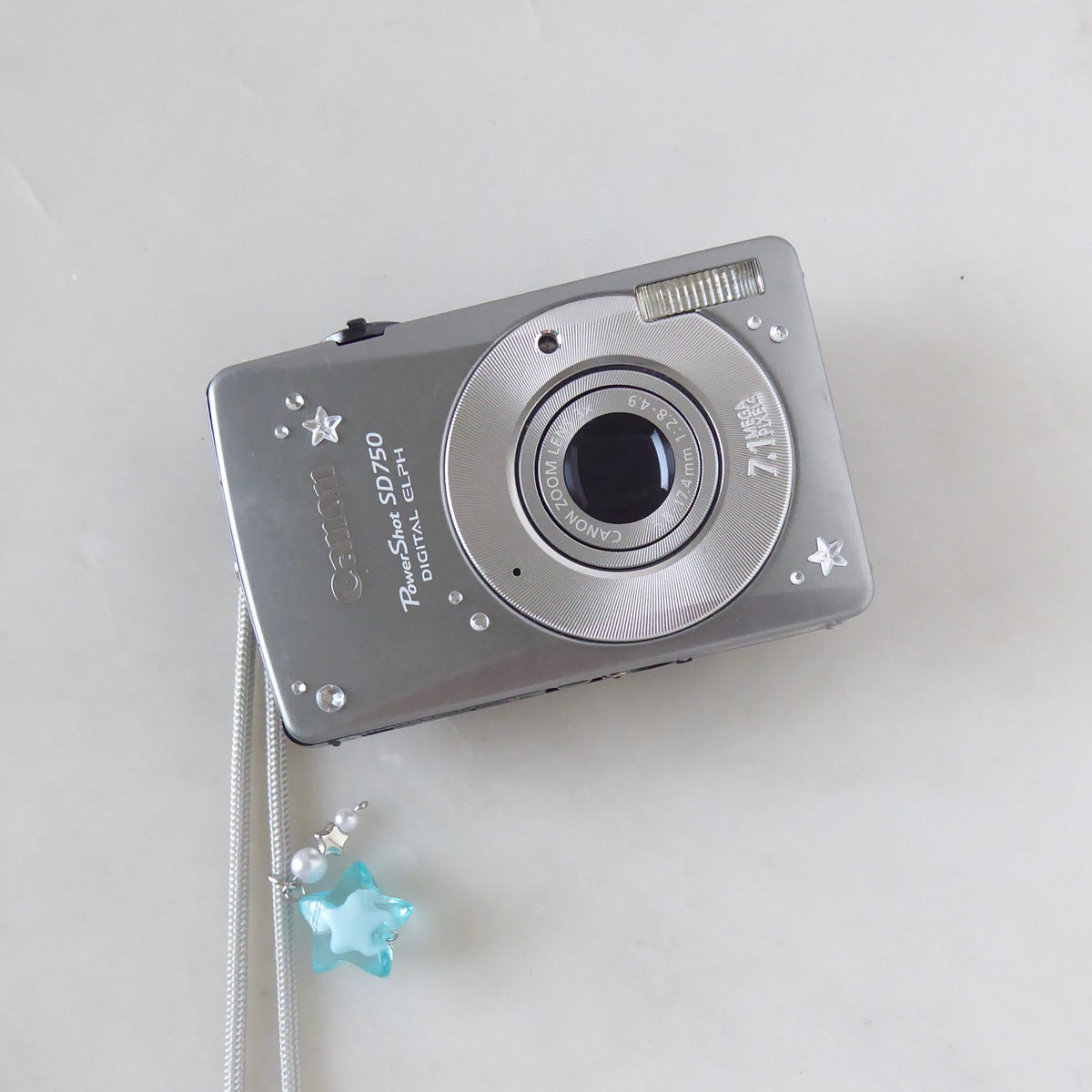 Canon PowerShot SD750 Digital Camera