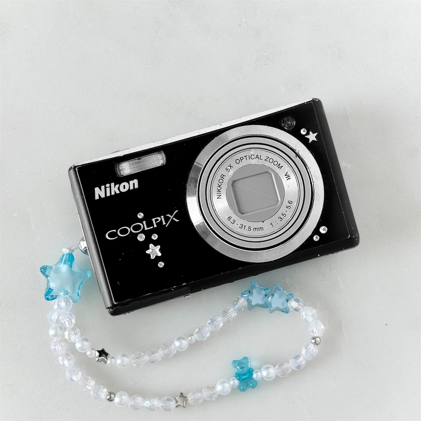 Nikon Coolpix S560 Digital Camera