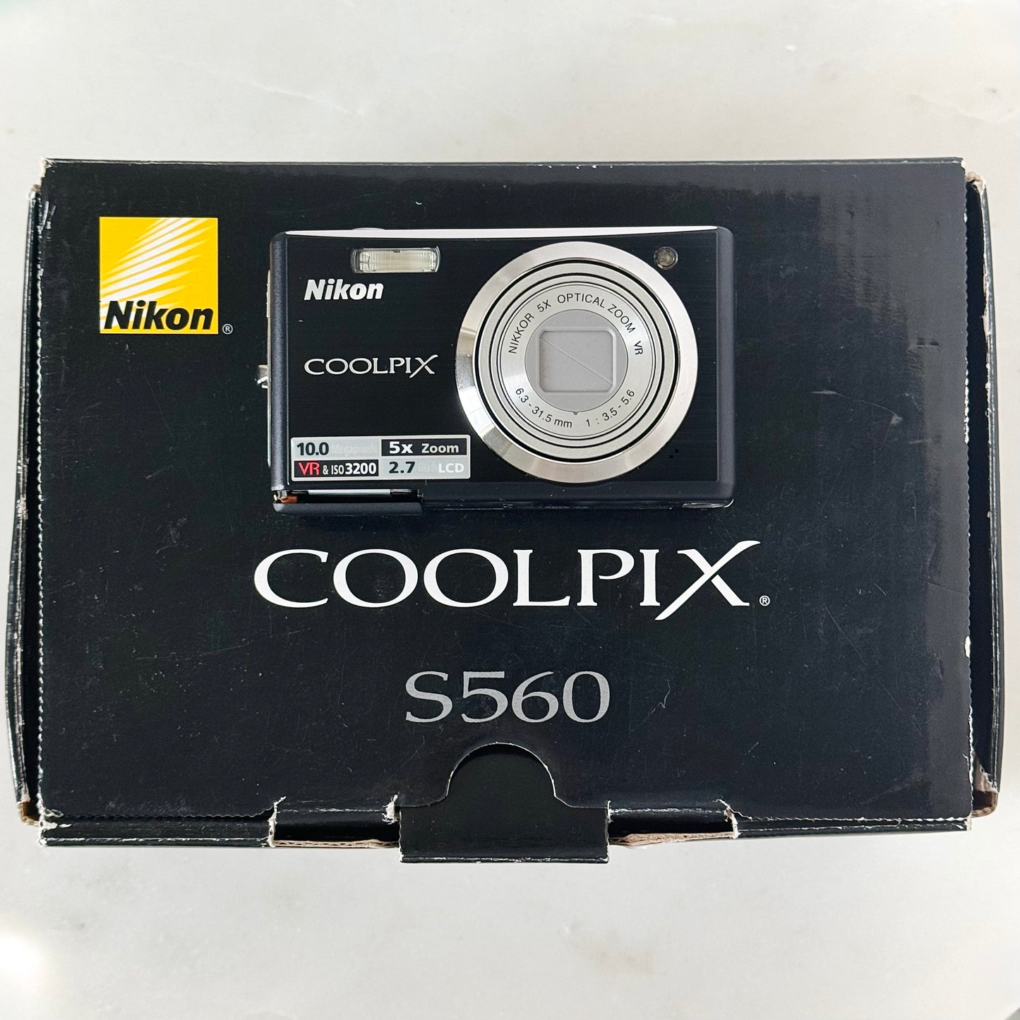 Nikon Coolpix S560 Digital Camera IN BOX