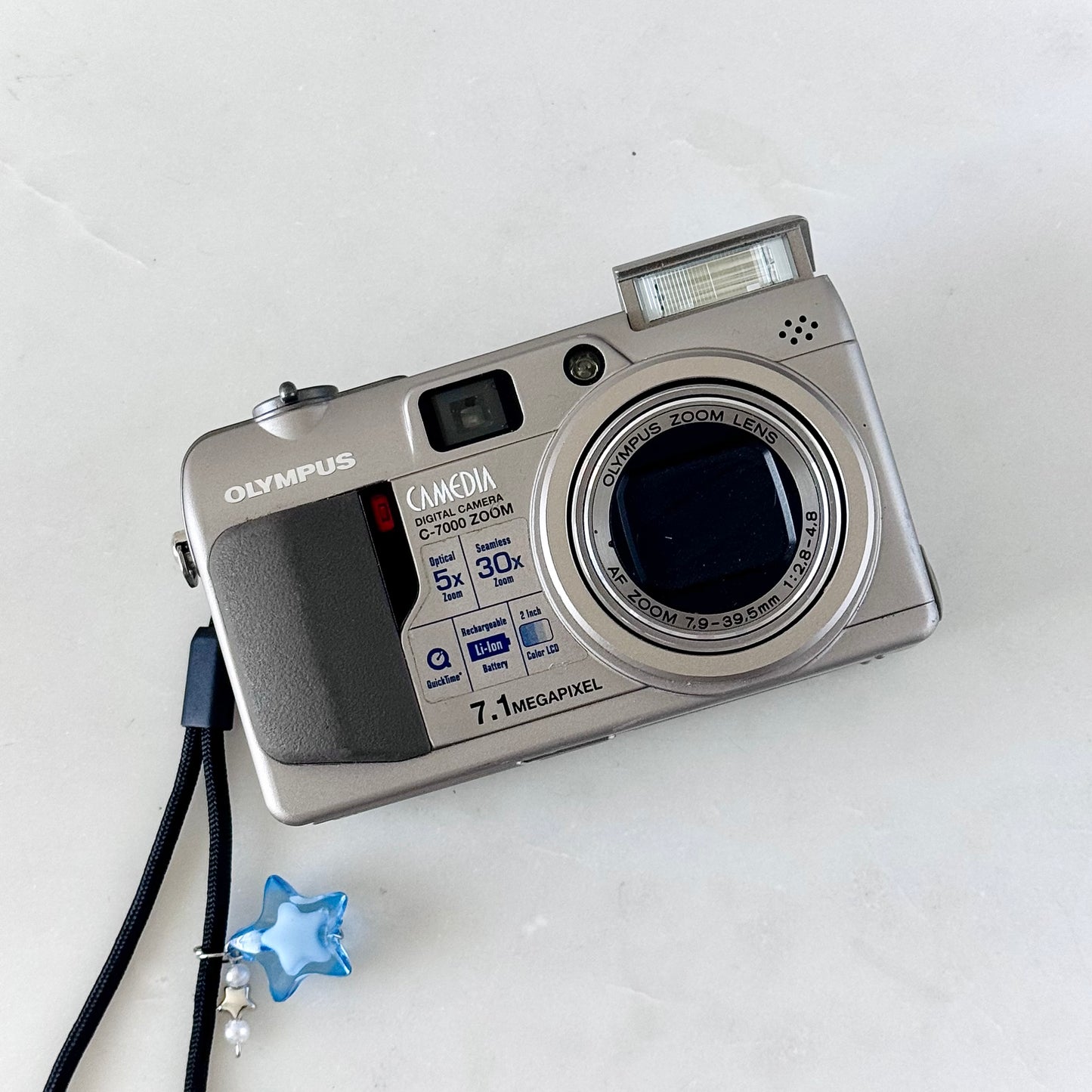 Olympus Camedia C-7000 Zoom Digital Camera