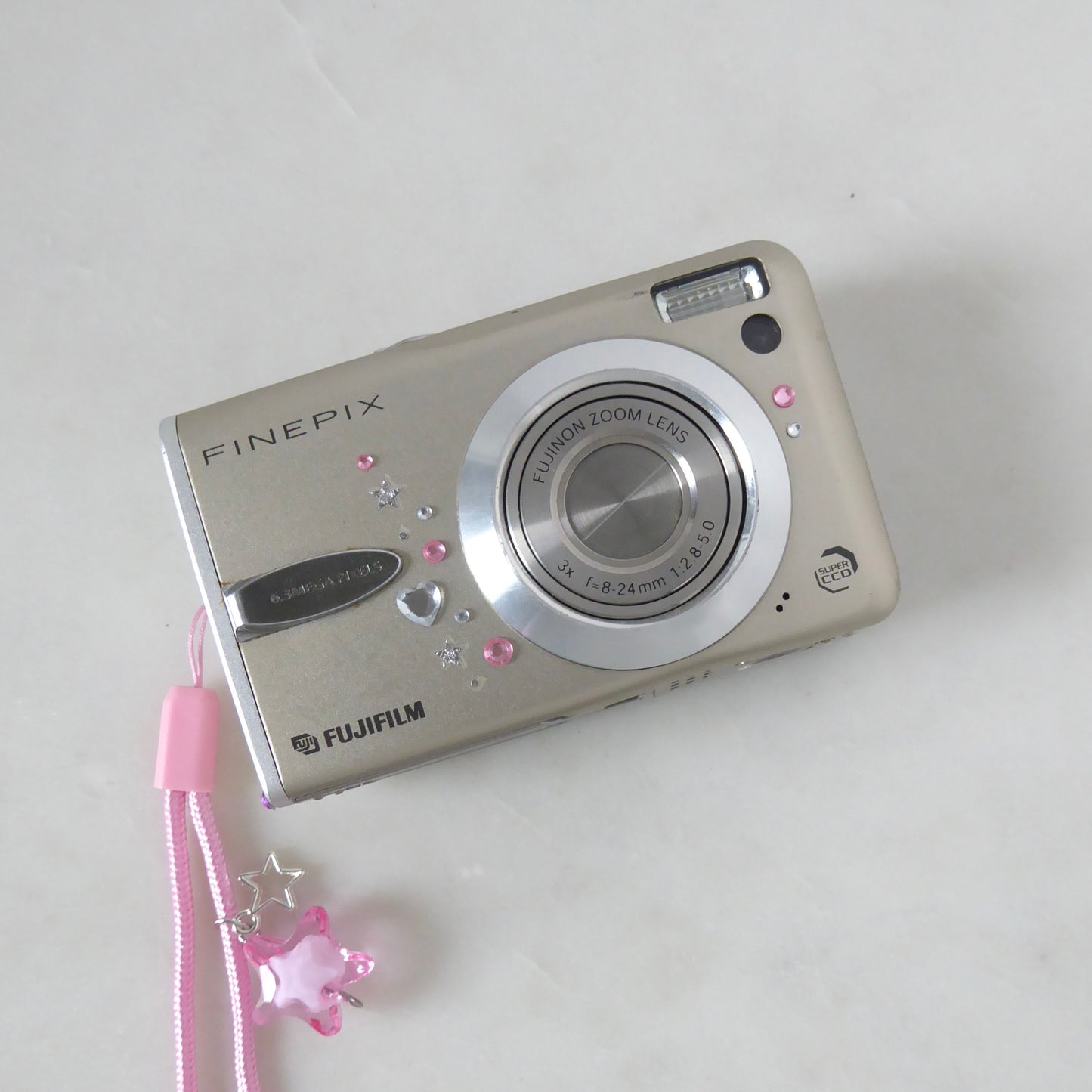 FujiFilm Finepix F30 Digital Camera