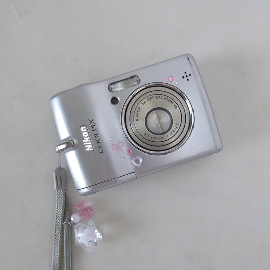 Nikon Coolpix L12 Digital Camera