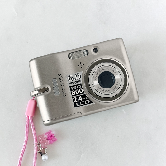 Nikon Coolpix L11 Digital Camera IN BOX