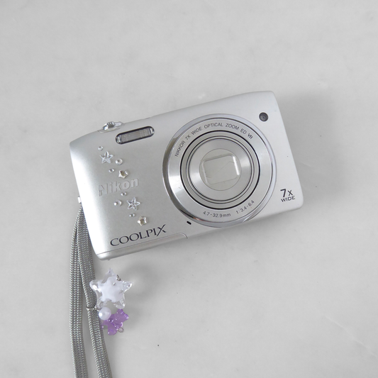Nikon Coolpix S3500 Digital Camera