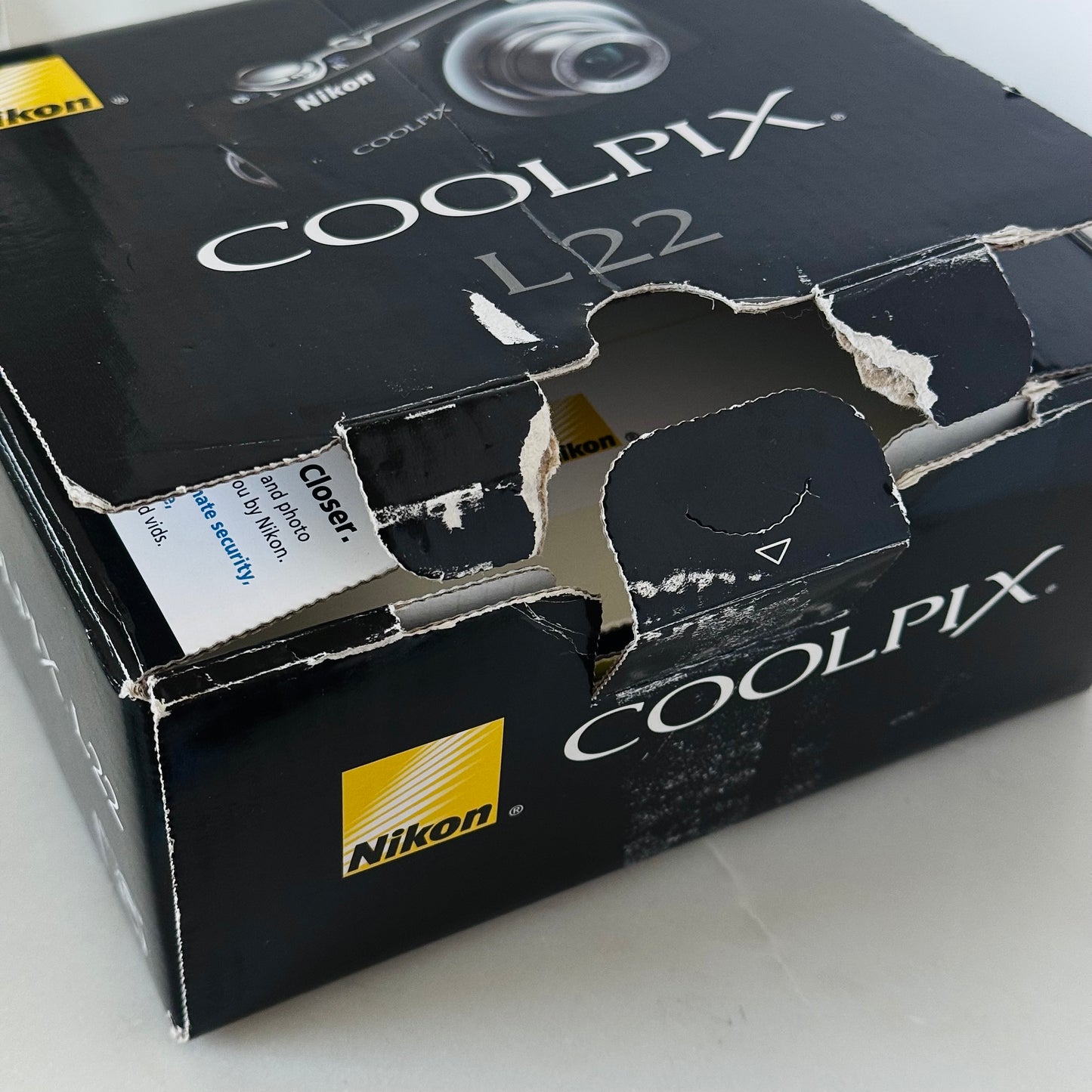 Nikon Coolpix L22 Digital Camera IN BOX