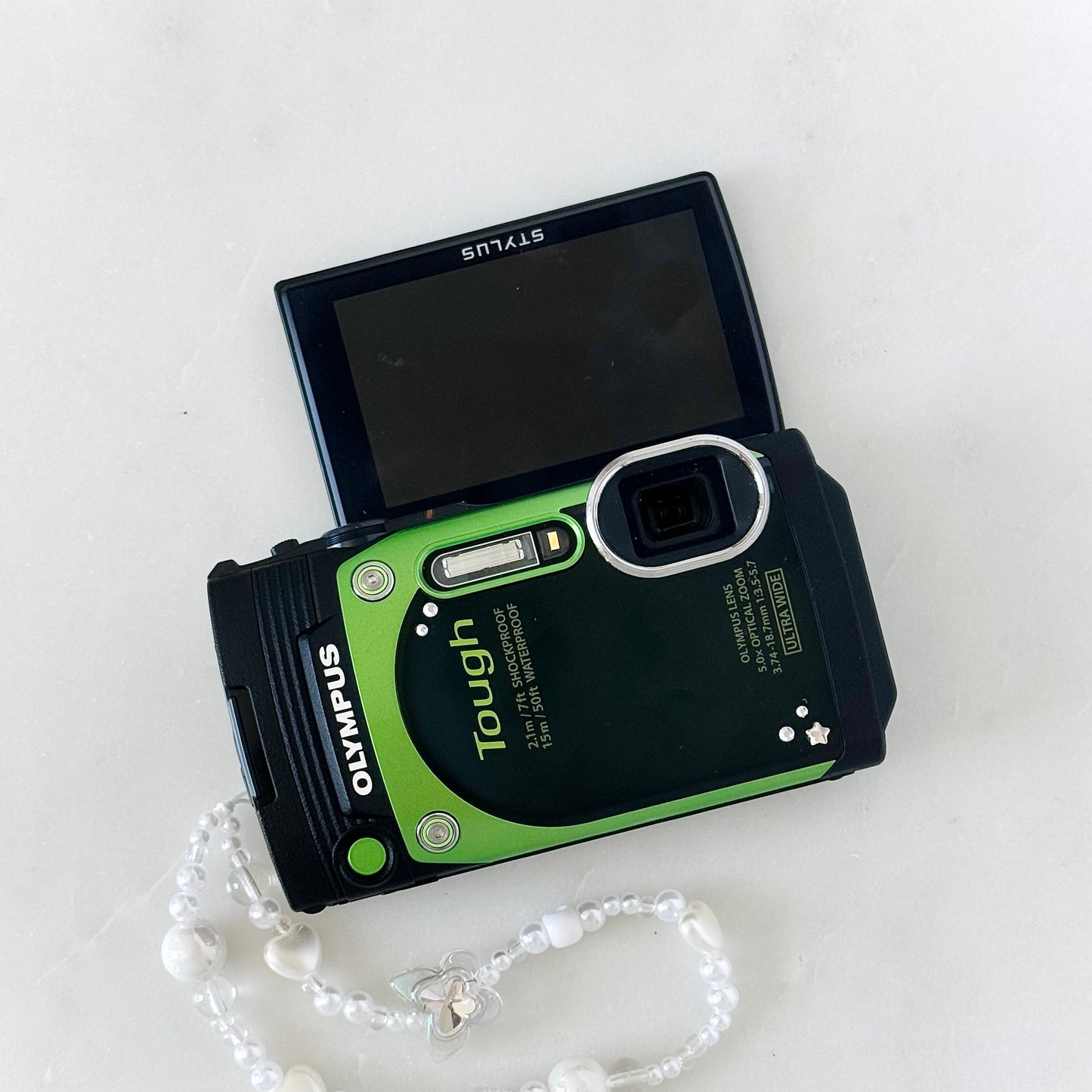 Olympus Stylus Tough TG-870 Digital Camera