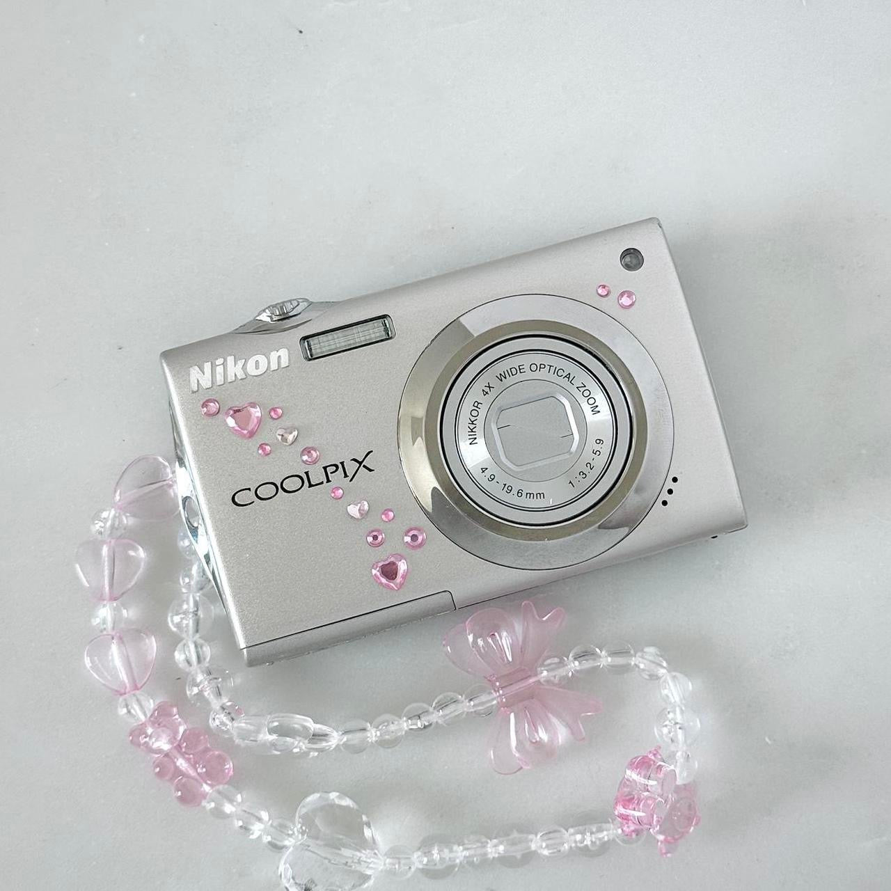 Nikon Coolpix S4000 Digital Camera