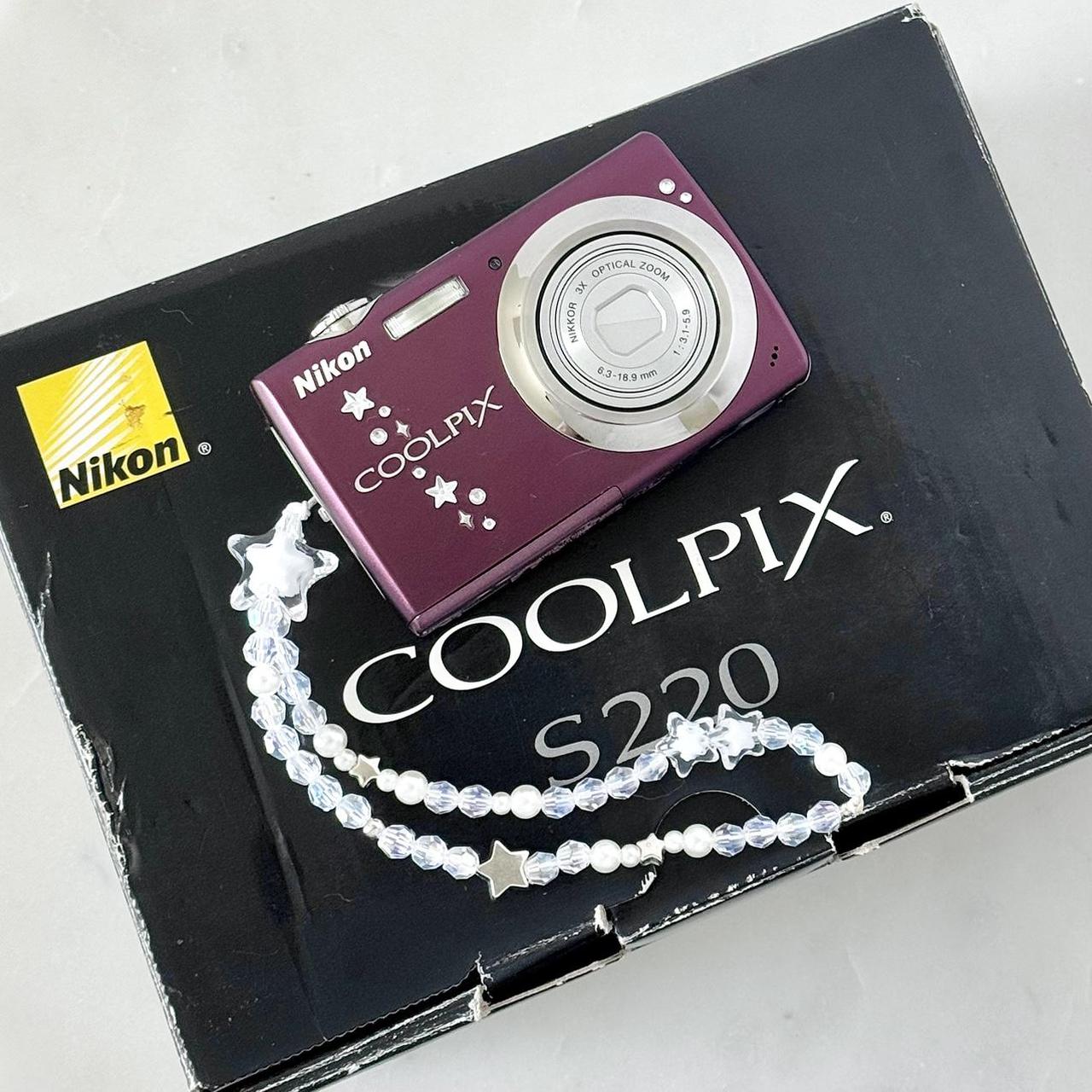 Nikon Coolpix S220 Digital Camera IN BOX