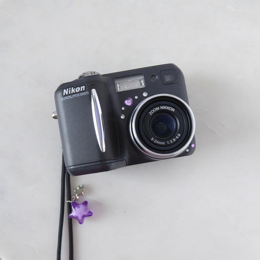 Nikon Coolpix 885 Digital Camera